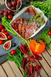 Мясная тарелка S - Сыроварня Чудиновой