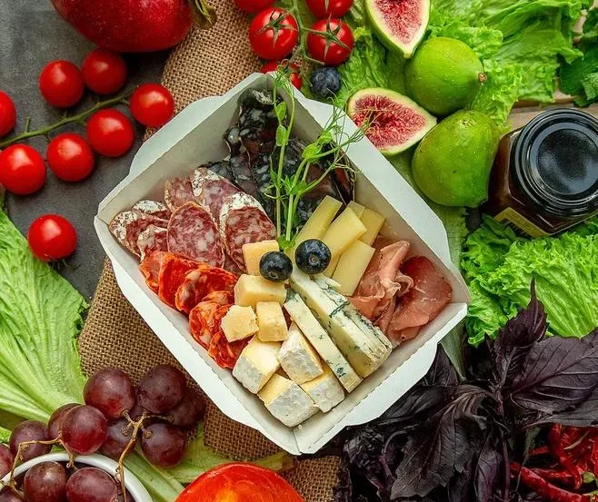 Сырно-мясная тарелка S